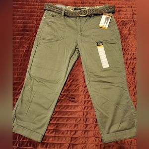 NWT 151 olive green crop pants. Sz 12